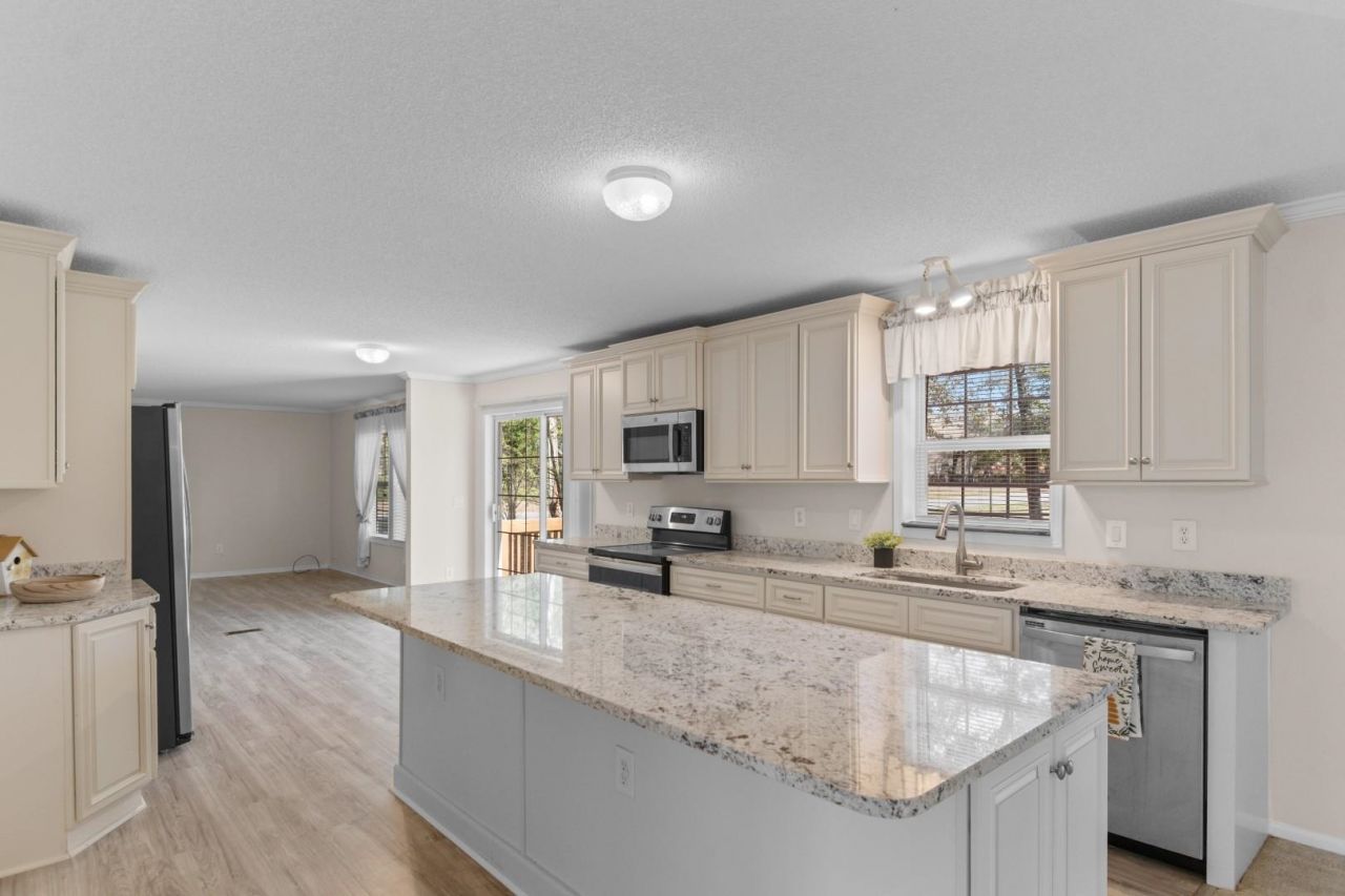 1585 Stone Ave. Photo 11