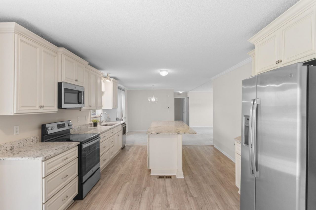 1585 Stone Ave. Photo 15