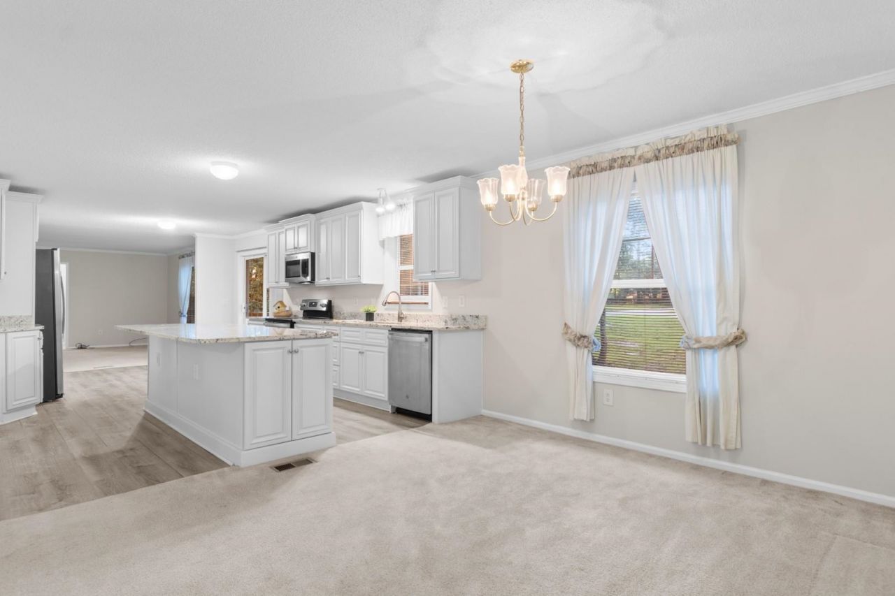 1585 Stone Ave. Photo 16