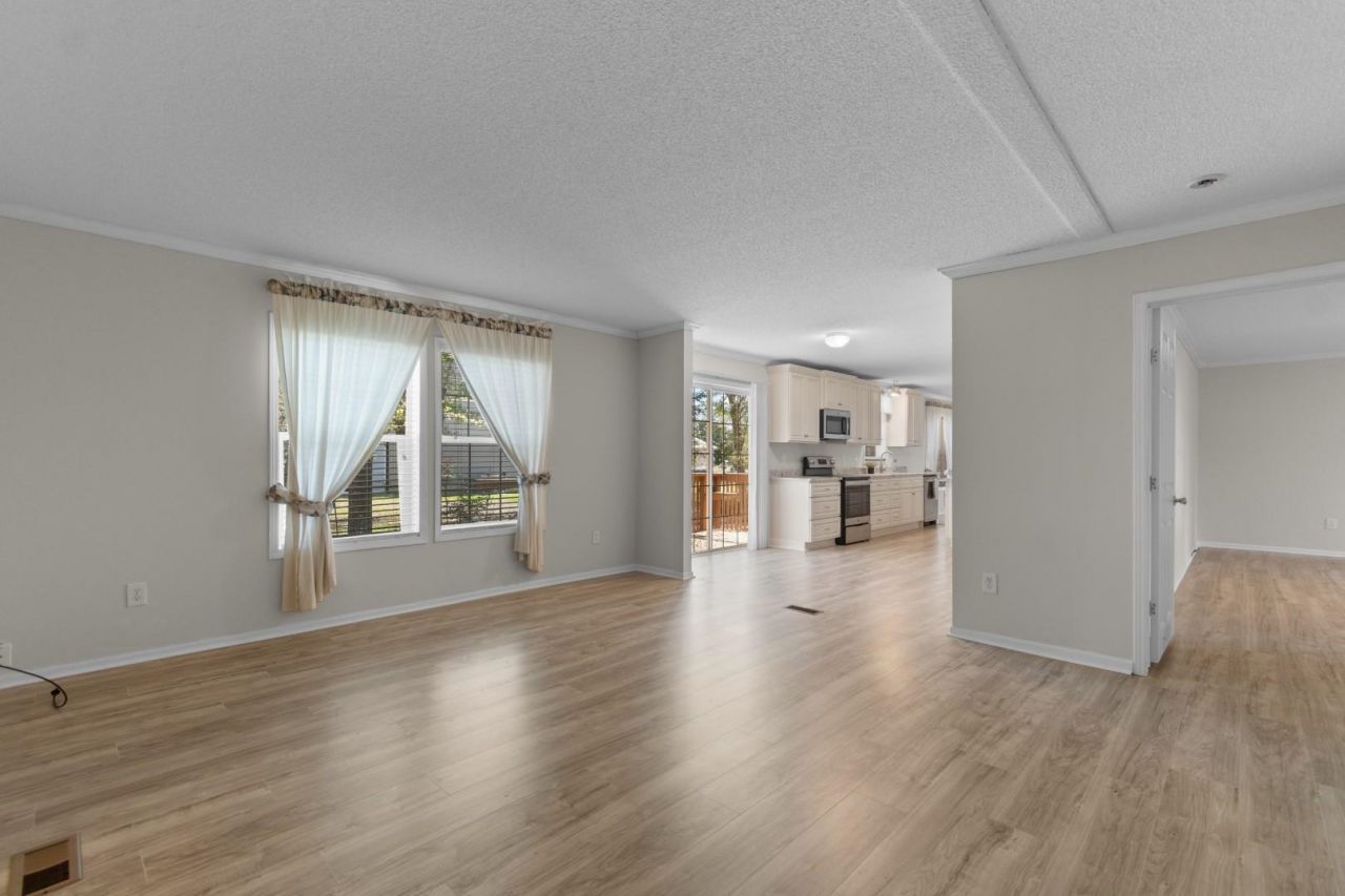 1585 Stone Ave. Photo 18