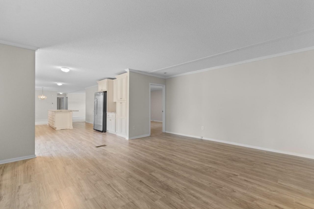 1585 Stone Ave. Photo 19