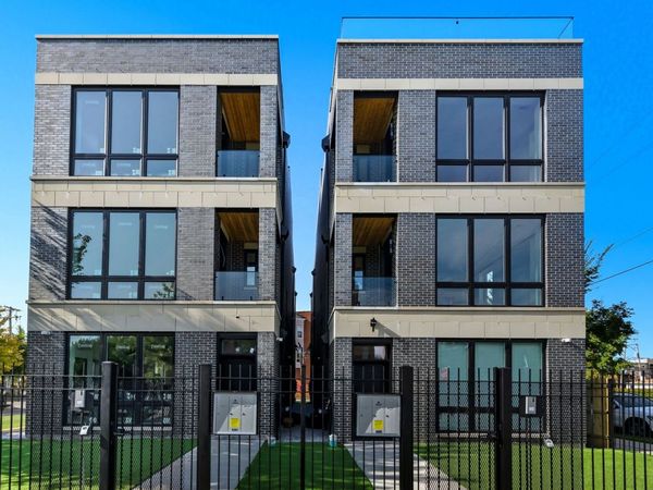 3902 S Lake Park Avenue , Unit 1, Chicago, IL 60653