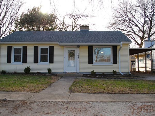 103 N Jefferson Street , Flanagan, IL 61740