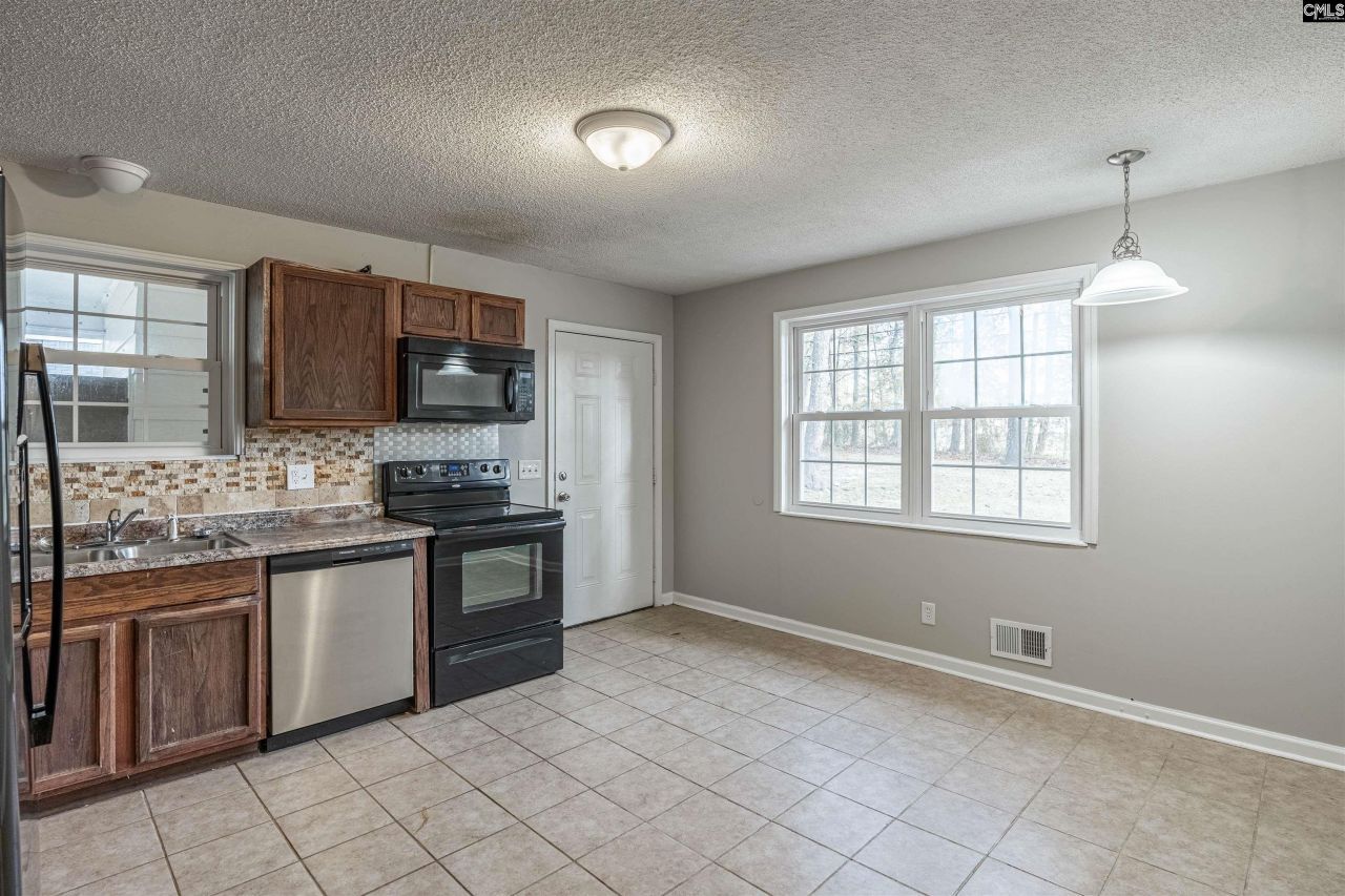 6006 Mcmillan Circle  Photo 8