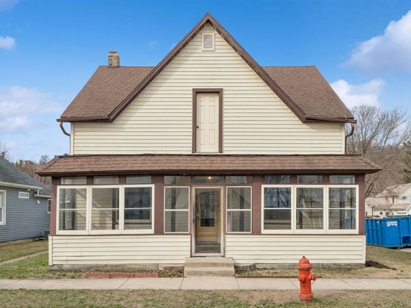332 N 1st Street, Guttenberg, IA 52052