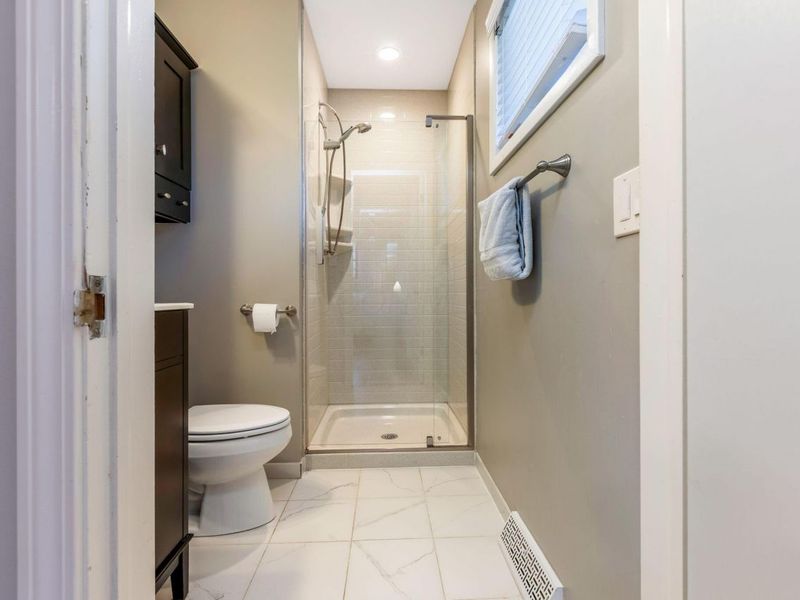 4370 Harborough Road, Columbus, OH 43220 Photo 29