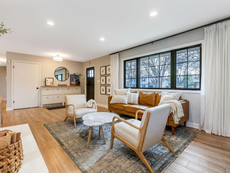 4370 Harborough Road, Columbus, OH 43220 Photo 8