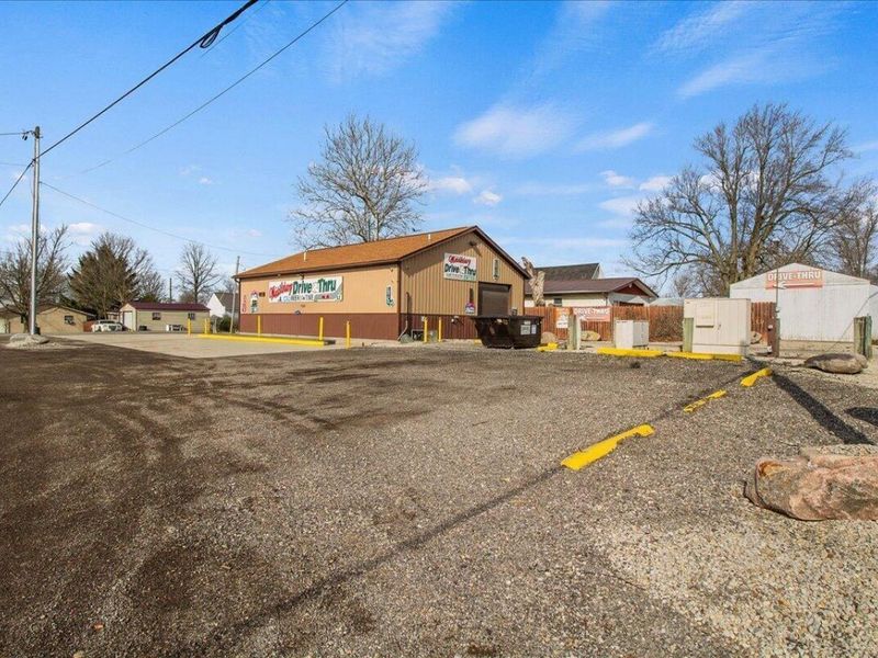 10537 Columbus Street , Middleburg, OH 43336 Photo 3