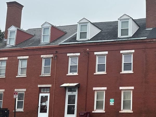 129 Cabot St, Lowell, MA 01854