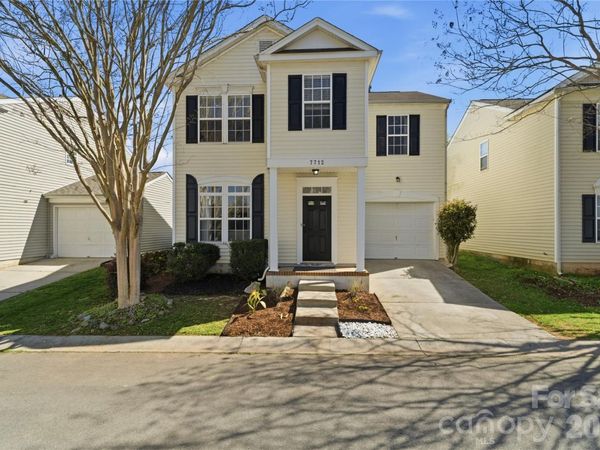 7712 Grapetree Court, Charlotte, NC 28215