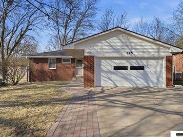 625 Sierra Drive , Lincoln, NE 68505