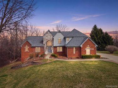 1160 Indianpipe Road, Orion Twp, MI 48360