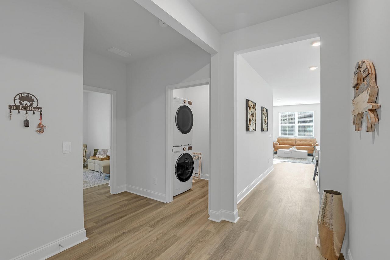 184 Twickenham Loop Photo 12