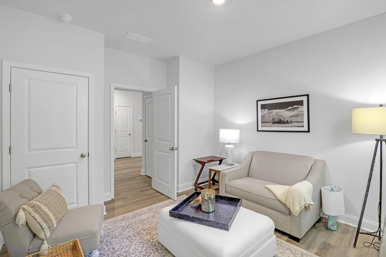 184 Twickenham Loop Photo 15