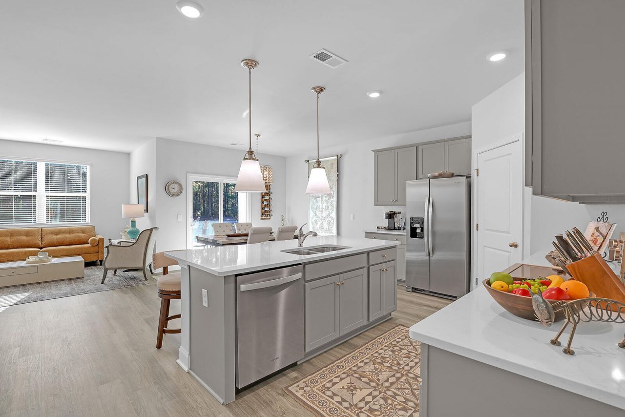 184 Twickenham Loop Photo 16