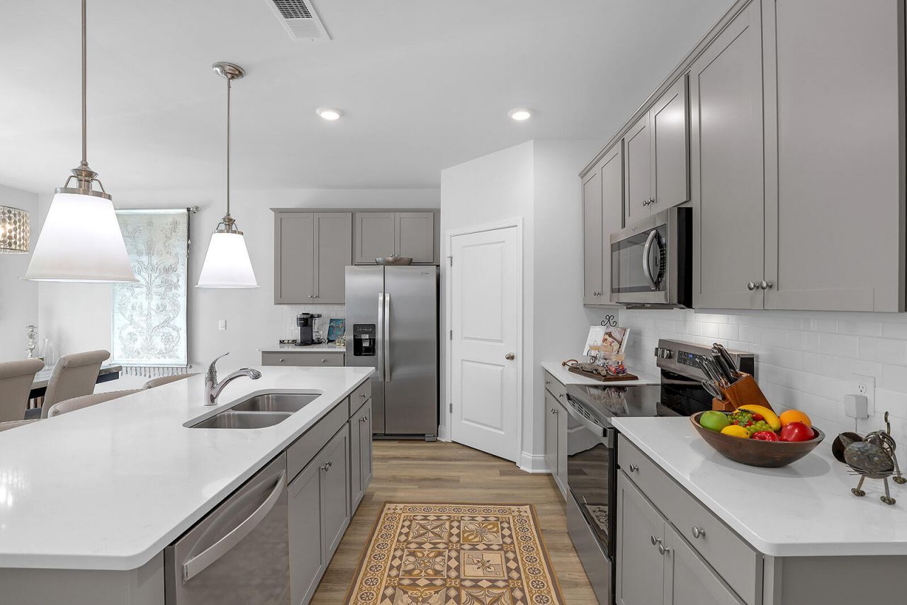 184 Twickenham Loop Photo 17