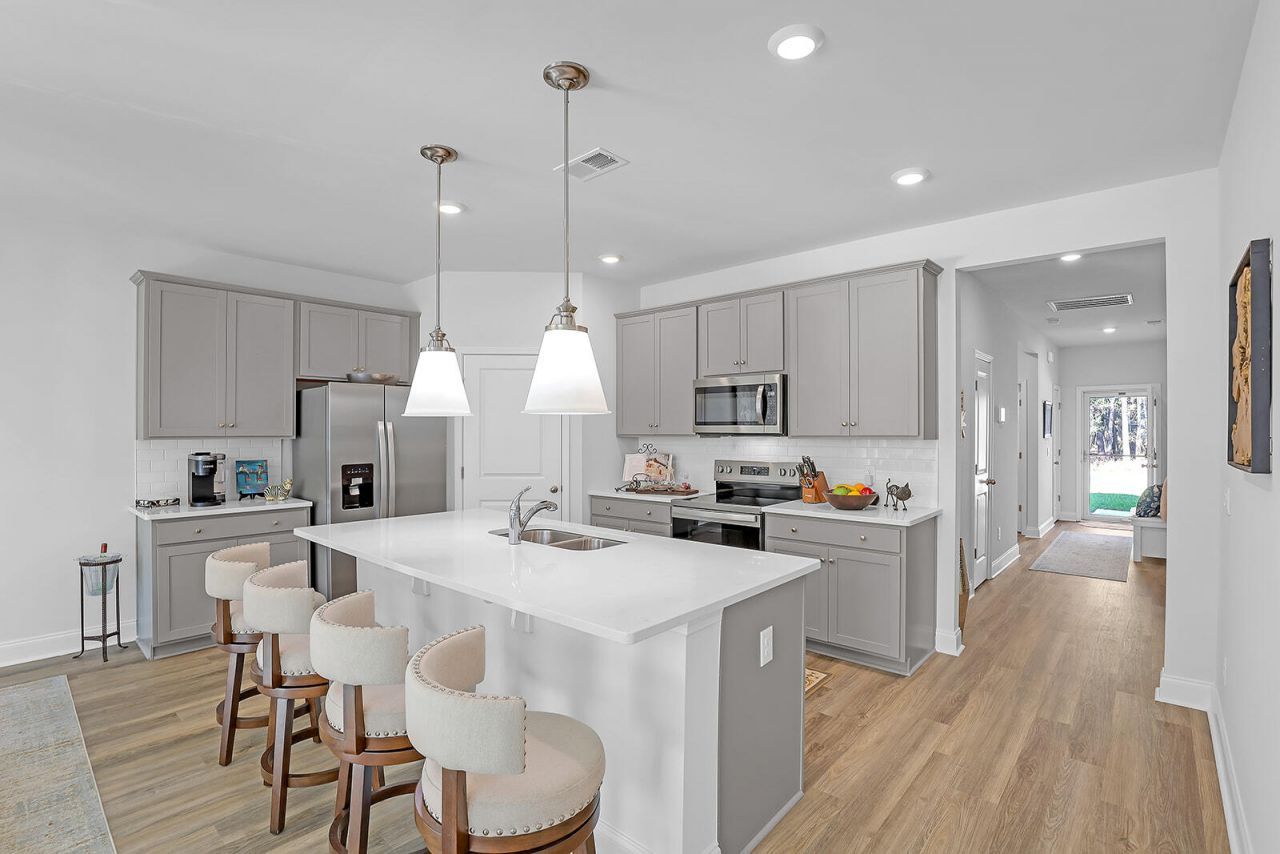 184 Twickenham Loop Photo 19