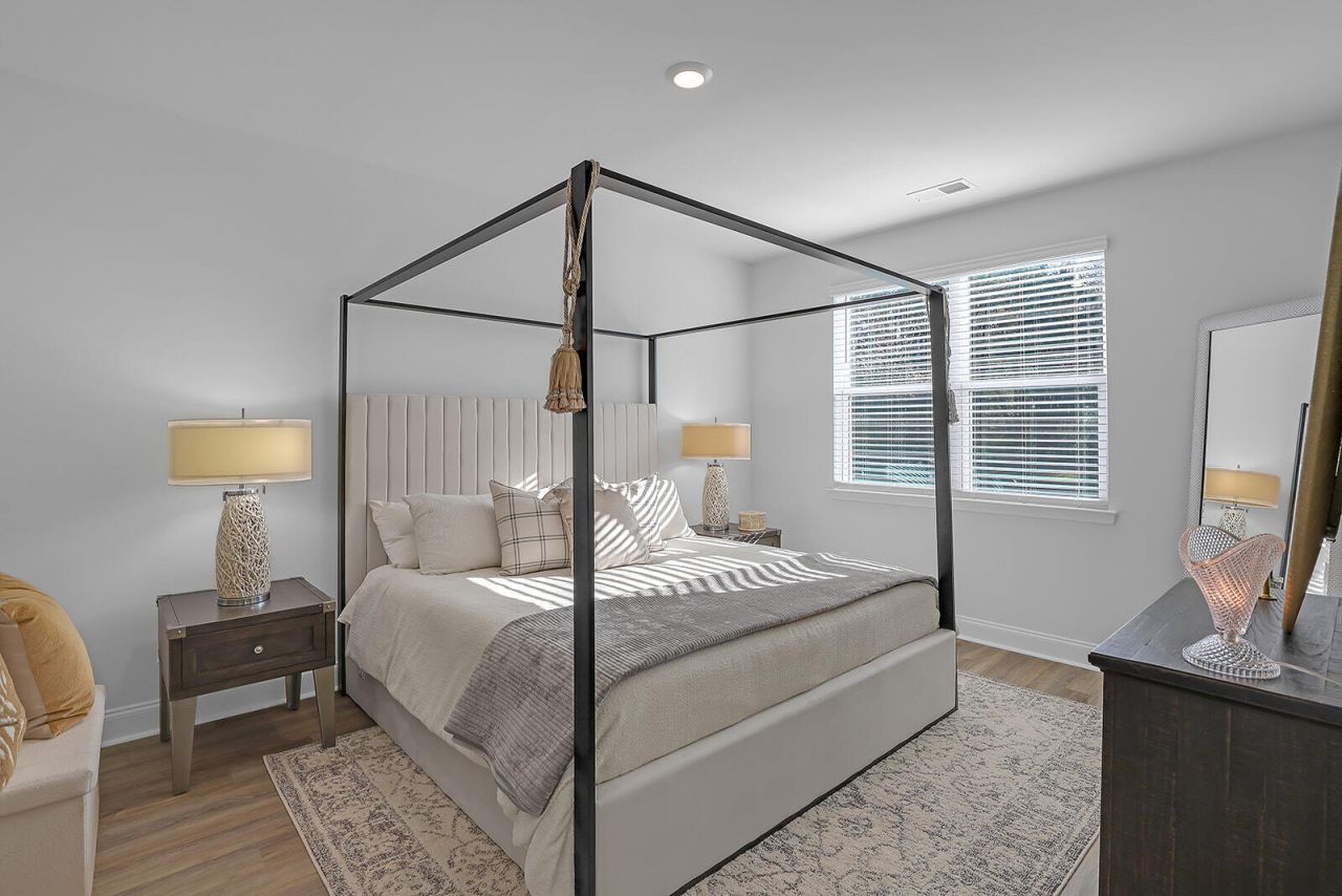 184 Twickenham Loop Photo 29