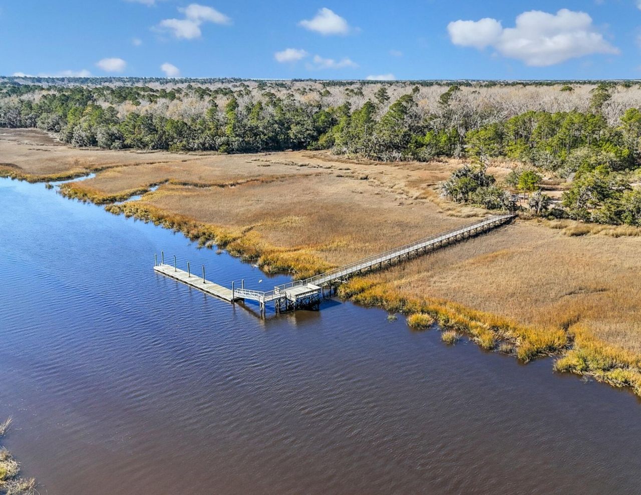 184 Twickenham Loop Photo 44