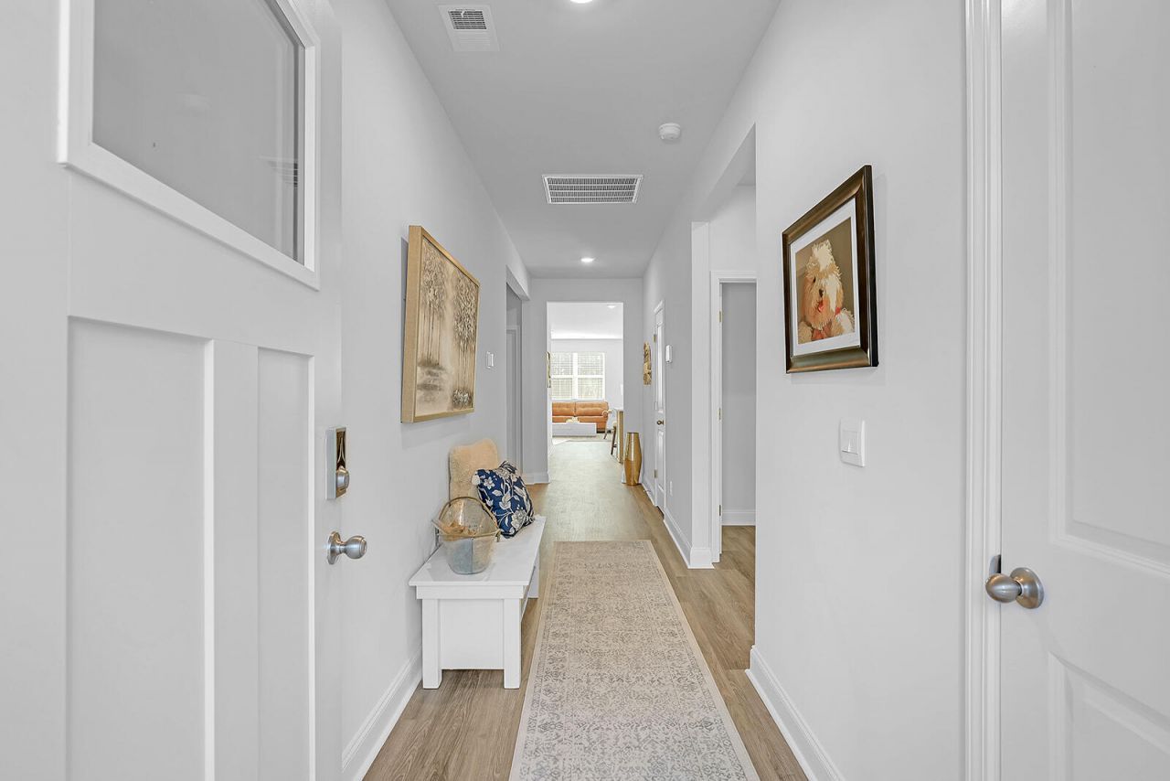 184 Twickenham Loop Photo 6