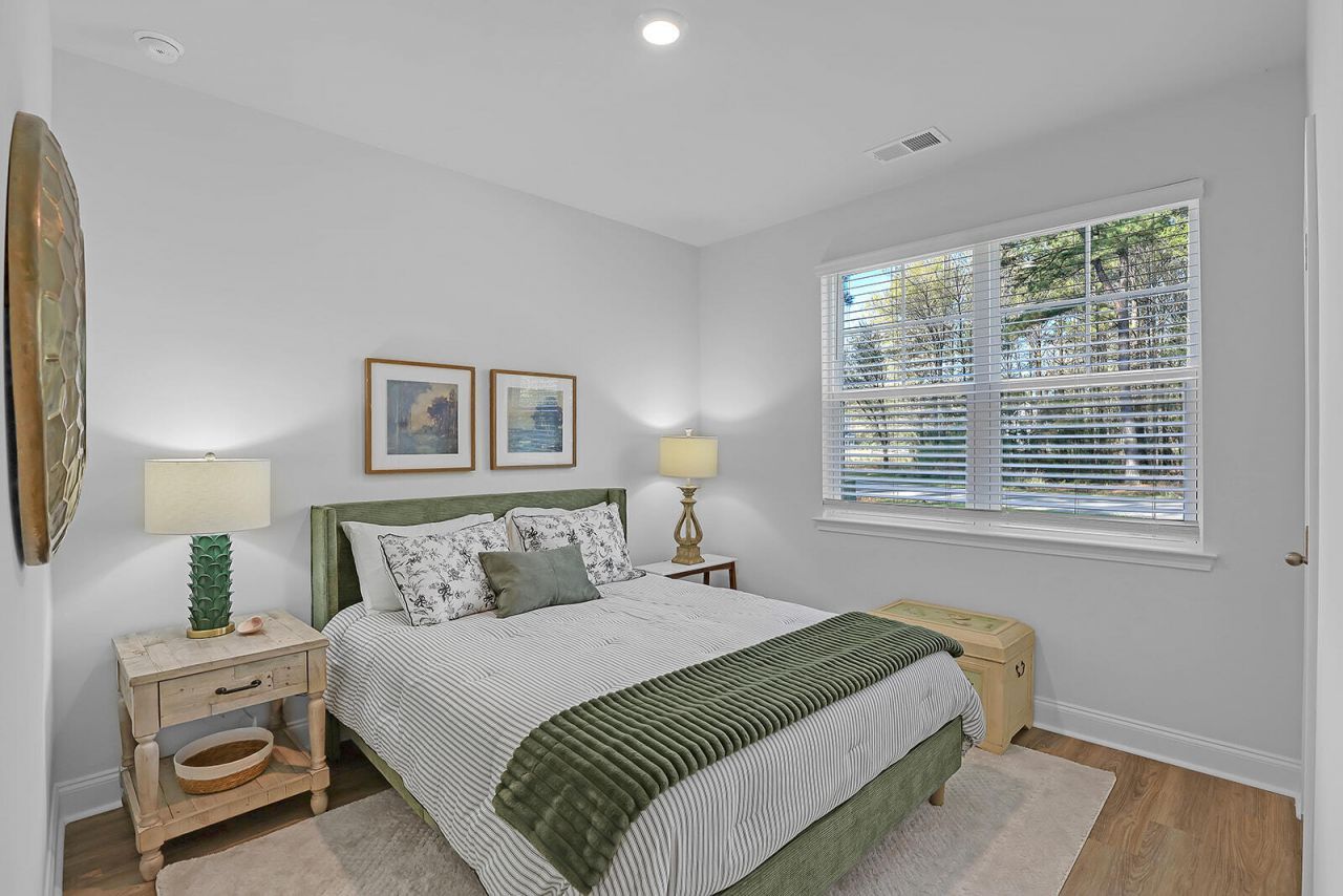 184 Twickenham Loop Photo 8