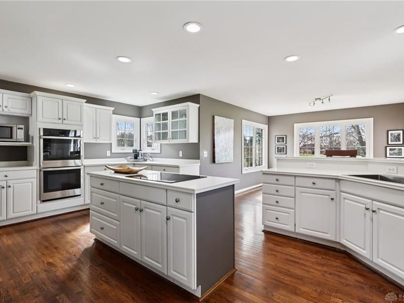 7389 Saint Ives Place, West Chester, OH 45069 Photo 5