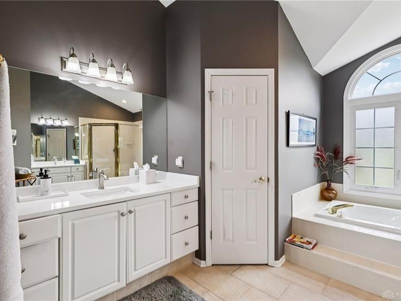 7389 Saint Ives Place, West Chester, OH 45069 Photo 8