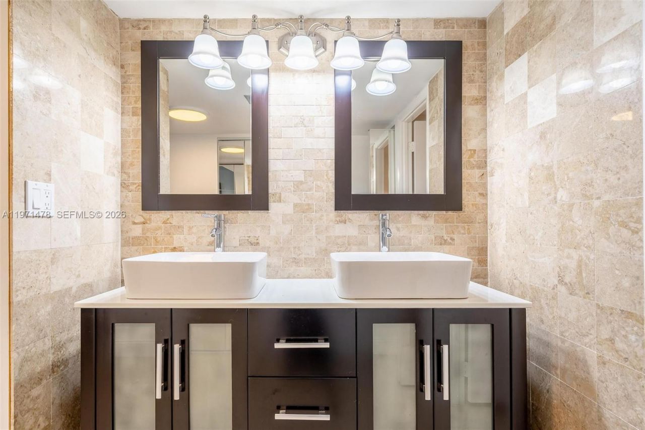 20347 W Country Club Dr , Unit TH15, Aventura, FL 33180 Photo