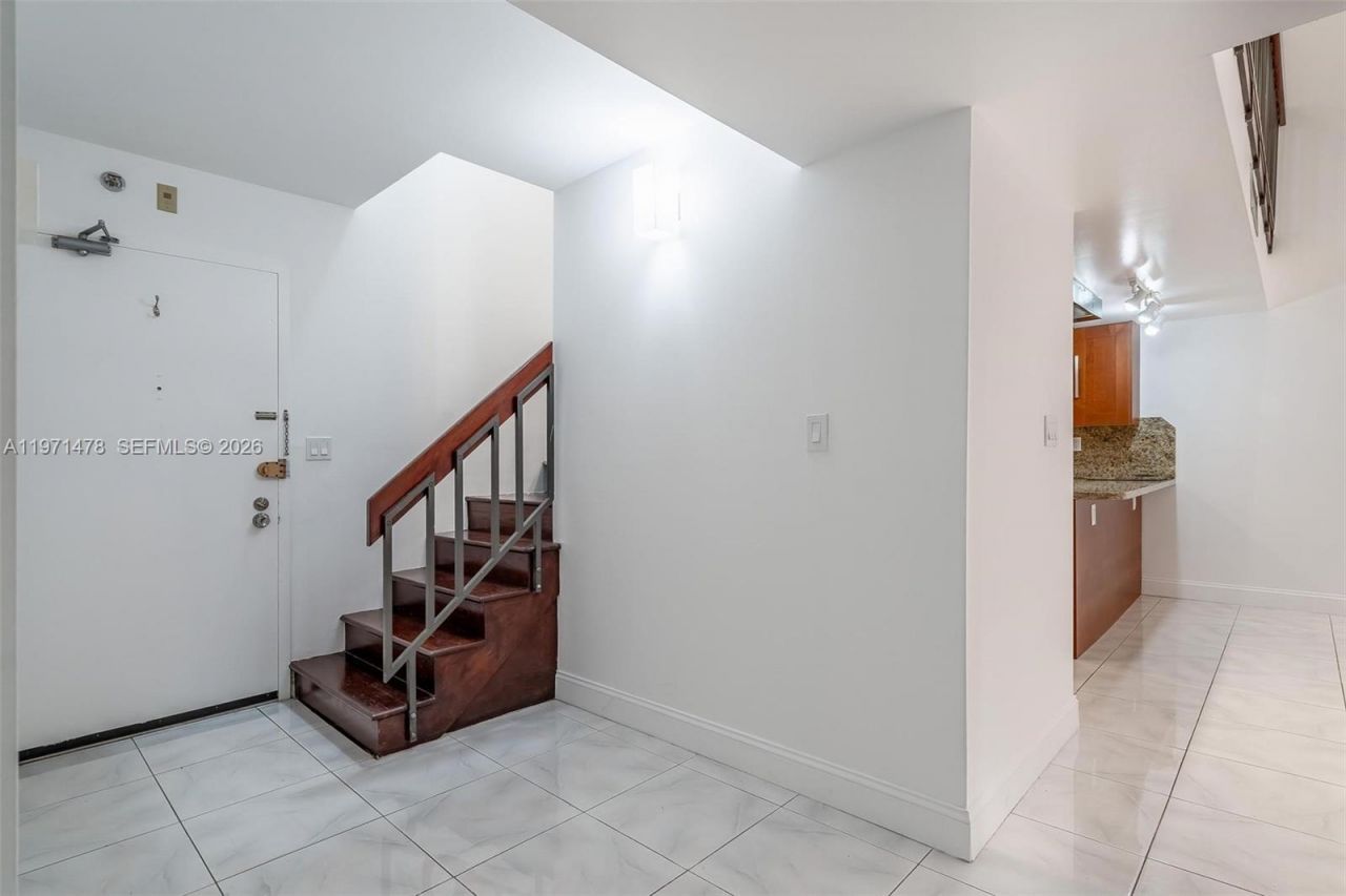 20347 W Country Club Dr , Unit TH15, Aventura, FL 33180 Photo