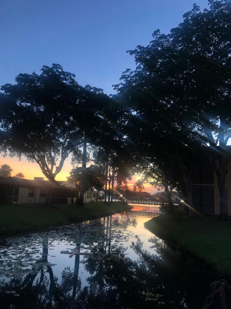 516 Briarwood Cir , Unit 1-51, Hollywood, FL 33024 Photo