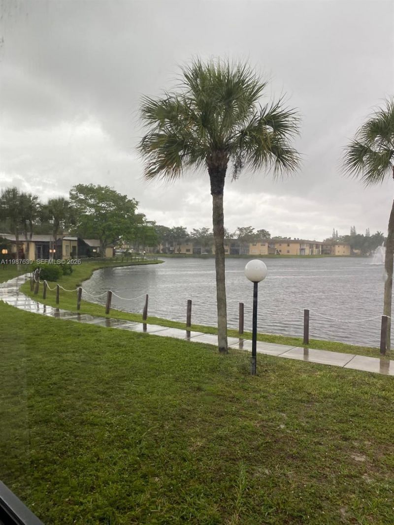 516 Briarwood Cir , Unit 1-51, Hollywood, FL 33024 Photo