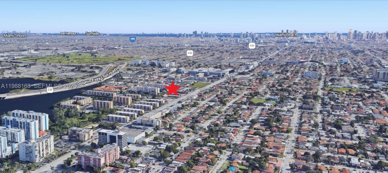 4685 NW 7th St , Miami, FL 33126 Photo