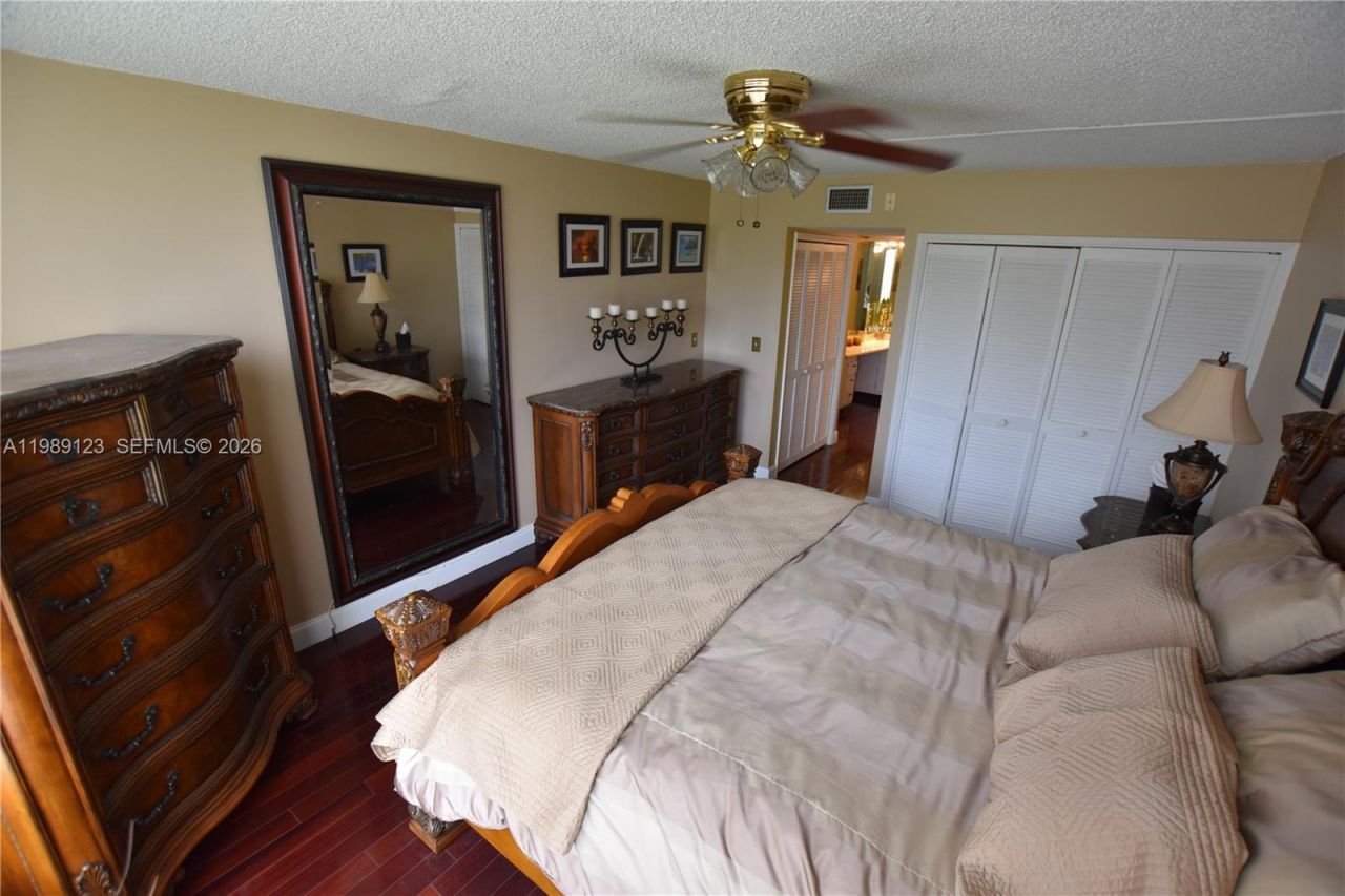 3800 Oaks Clubhouse Dr , Unit 309, Pompano Beach, FL 33069 Photo