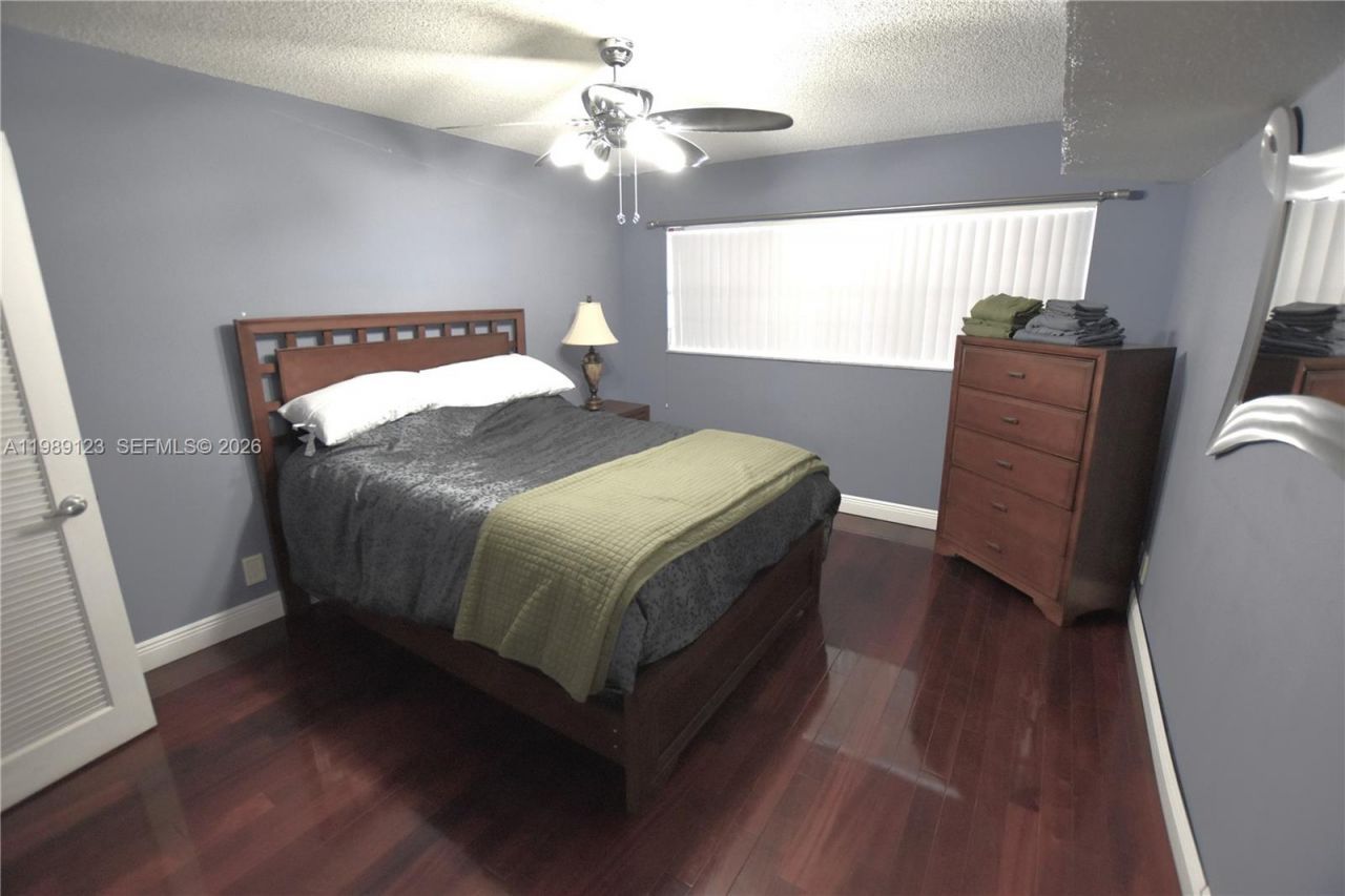 3800 Oaks Clubhouse Dr , Unit 309, Pompano Beach, FL 33069 Photo