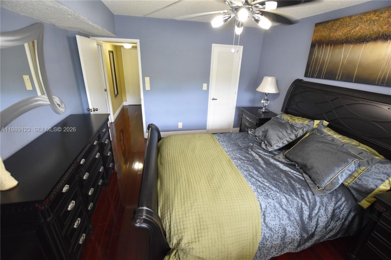 3800 Oaks Clubhouse Dr , Unit 309, Pompano Beach, FL 33069 Photo