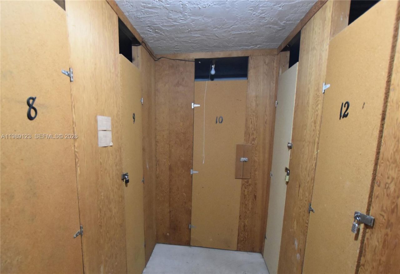 3800 Oaks Clubhouse Dr , Unit 309, Pompano Beach, FL 33069 Photo