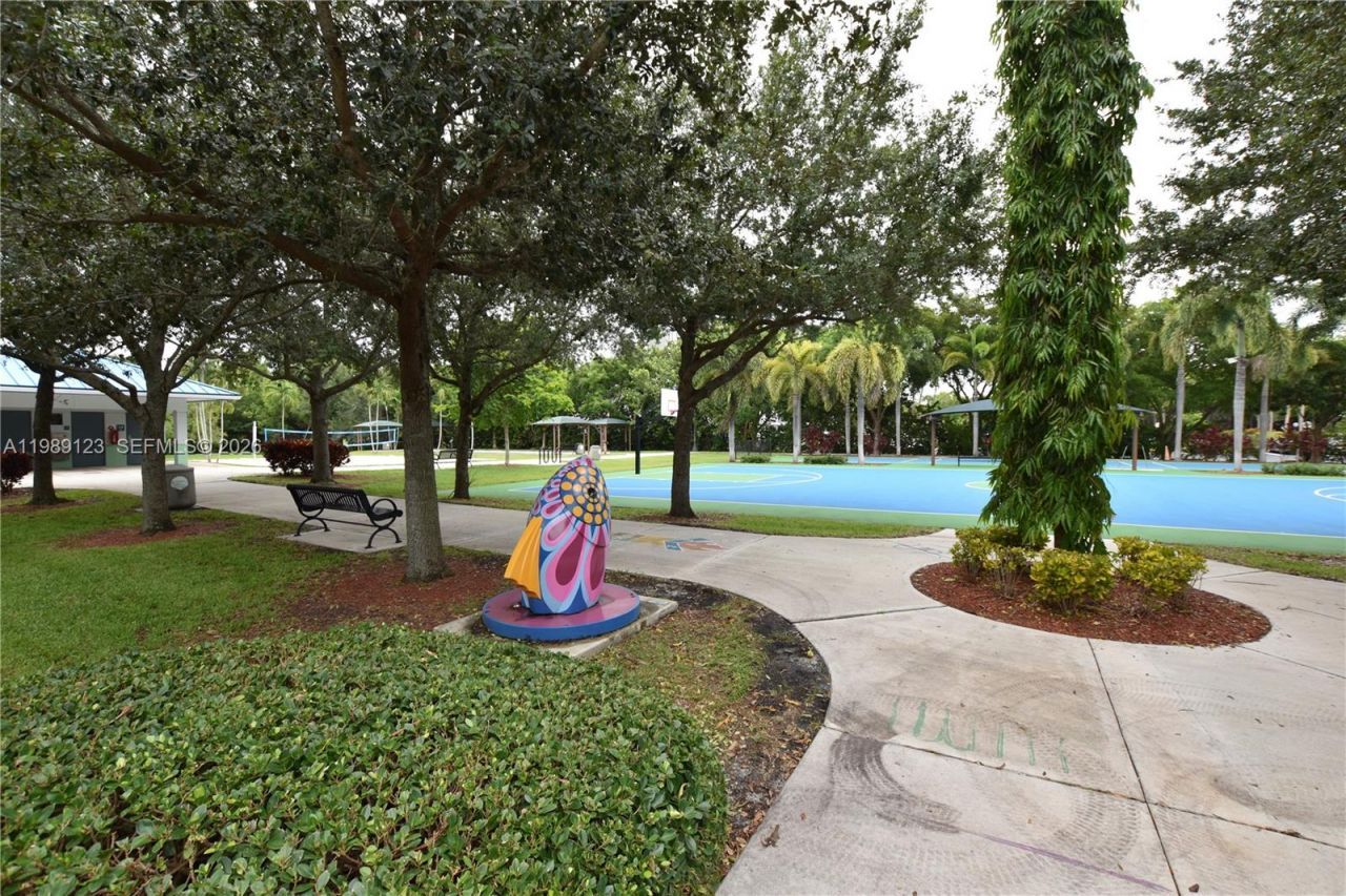 3800 Oaks Clubhouse Dr , Unit 309, Pompano Beach, FL 33069 Photo