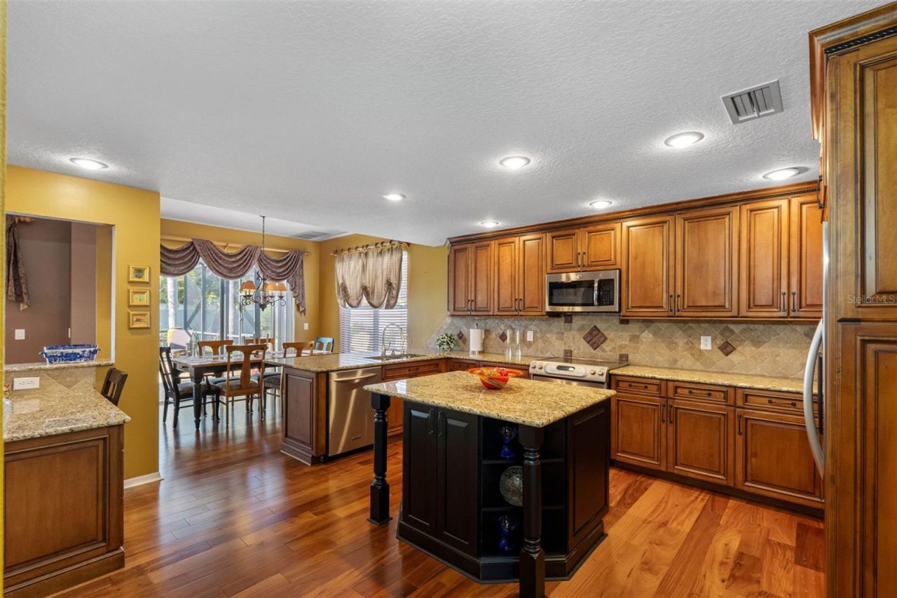 1872 Eagle Trace Boulevard, Palm Harbor, FL 34685 Photo