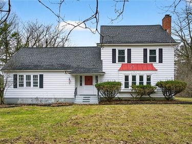 125 Stoneridge Dr, Syracuse, NY 13214