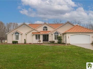 12121 Bennett State Road, Silver Creek, NY 14136