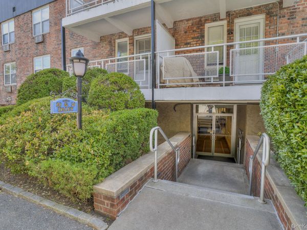 20 Daley Place, Unit 113, Lynbrook, NY 11563