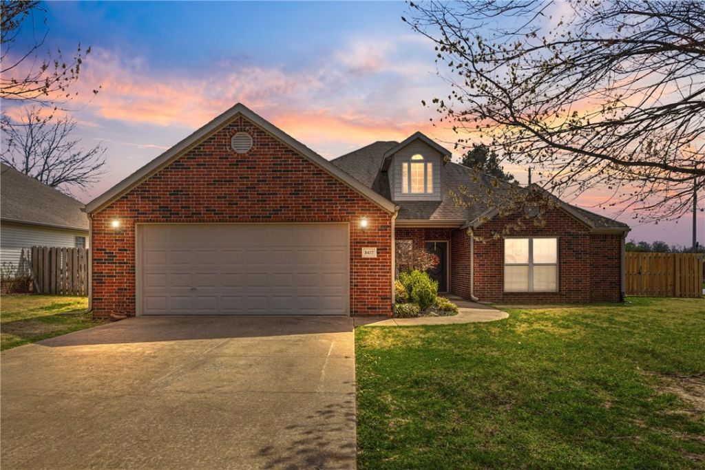 8477 W Vista Terrace Drive, Fayetteville, AR 72704 Main Photo