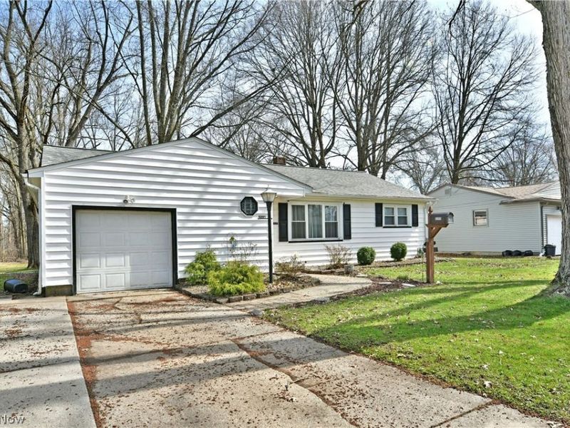 3205 Redgate Lane, Youngstown, OH 44511 Photo 2