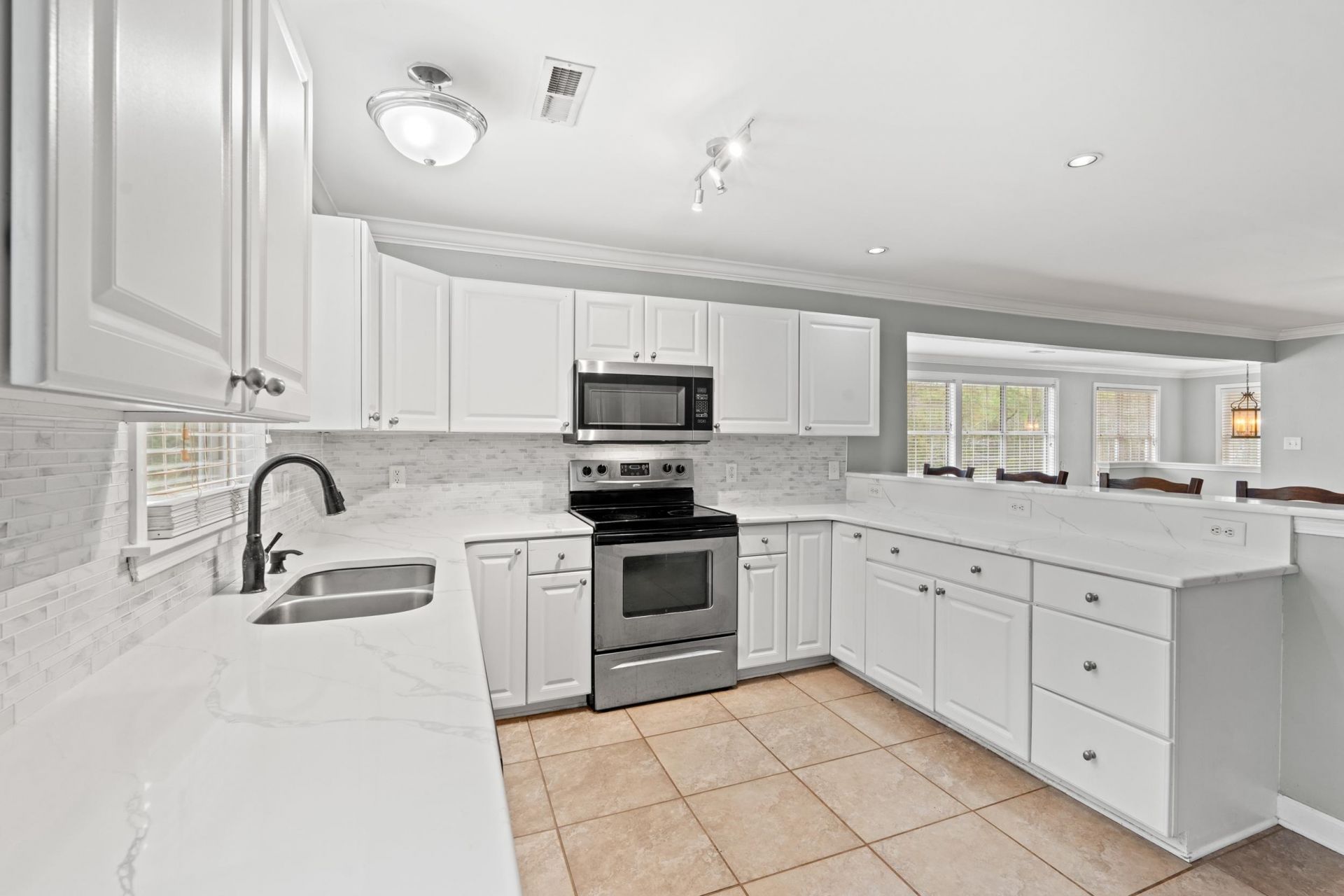 1015 Hagley Dr. Photo 14