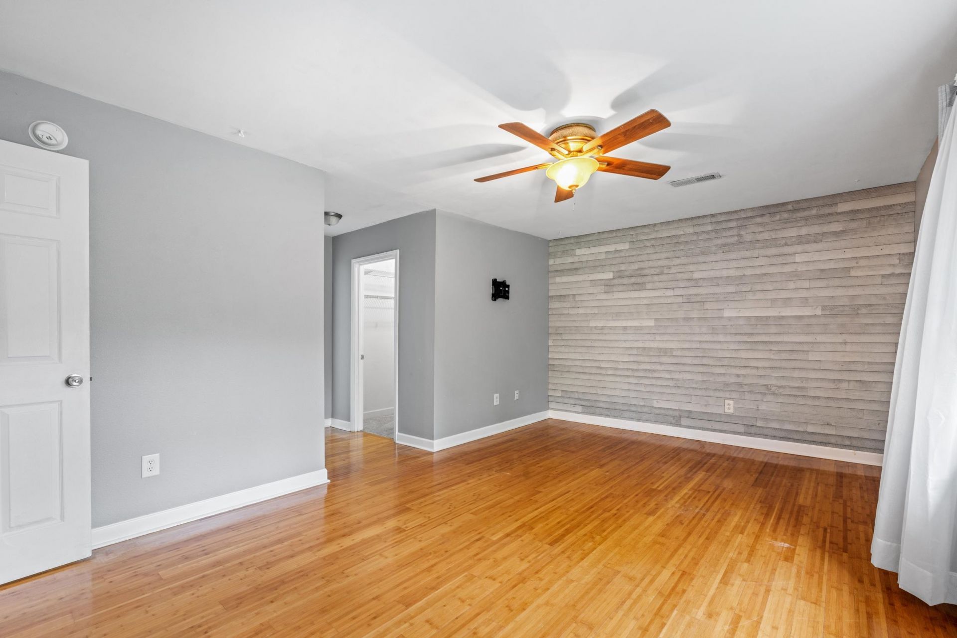 1015 Hagley Dr. Photo 21