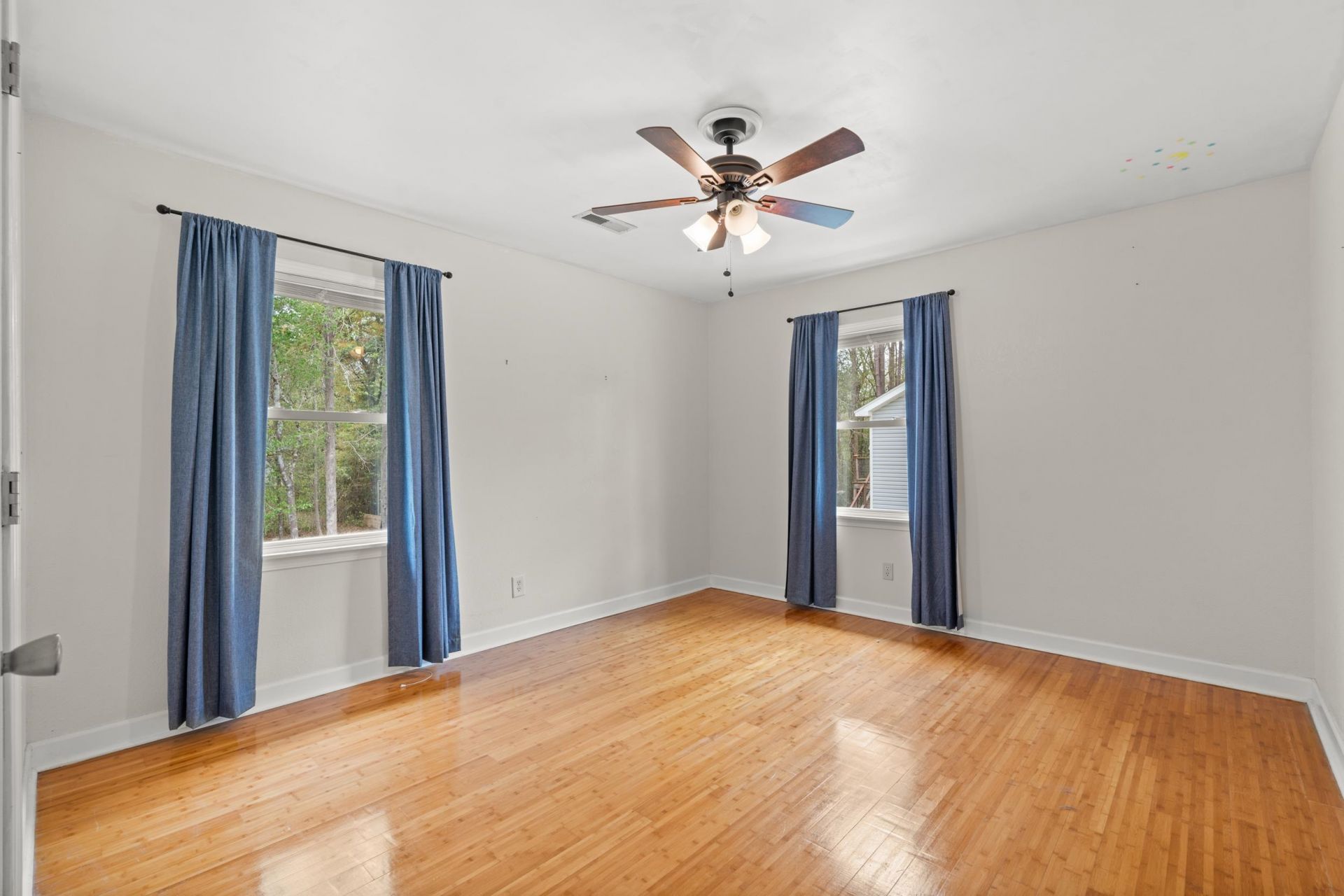 1015 Hagley Dr. Photo 24