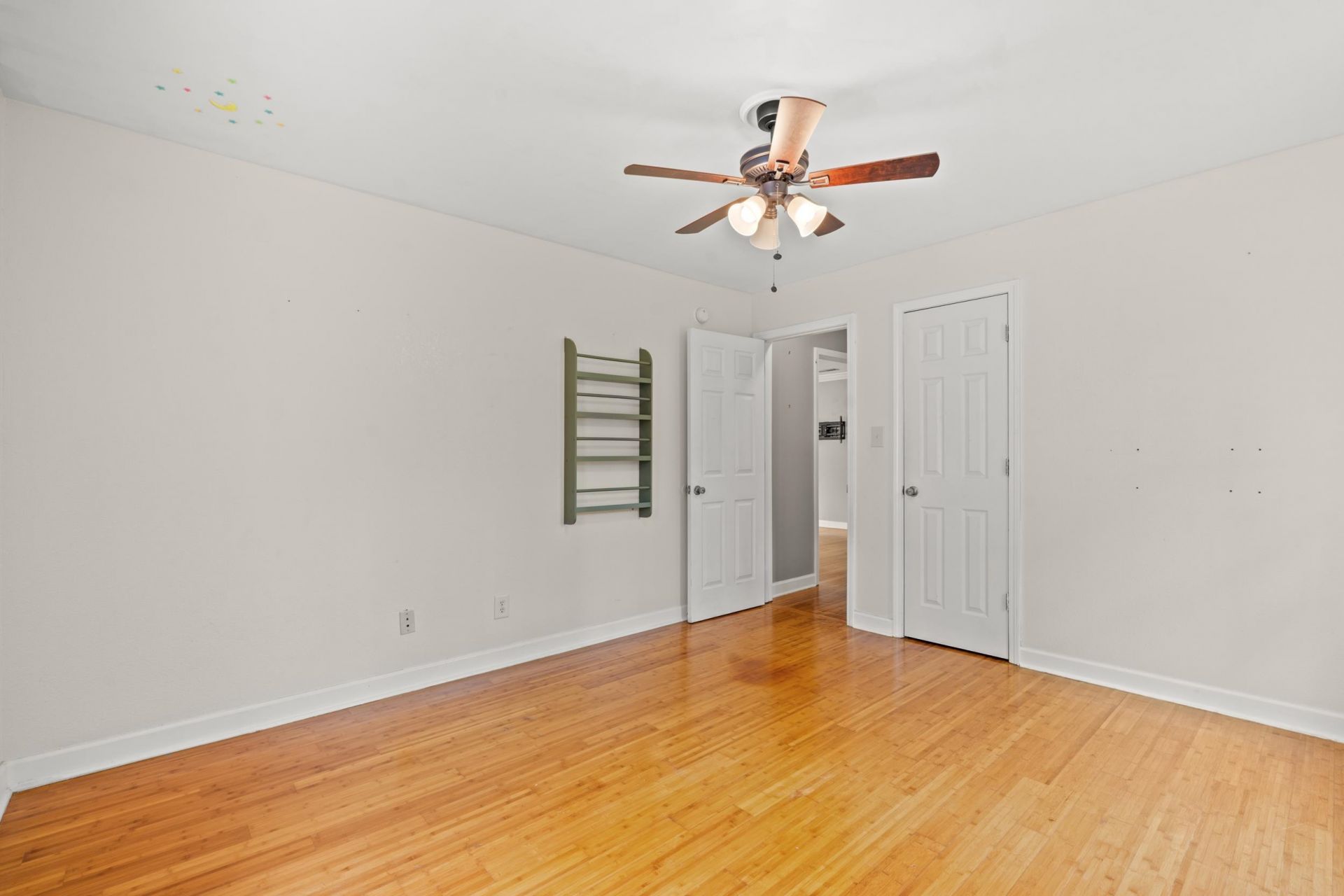 1015 Hagley Dr. Photo 29