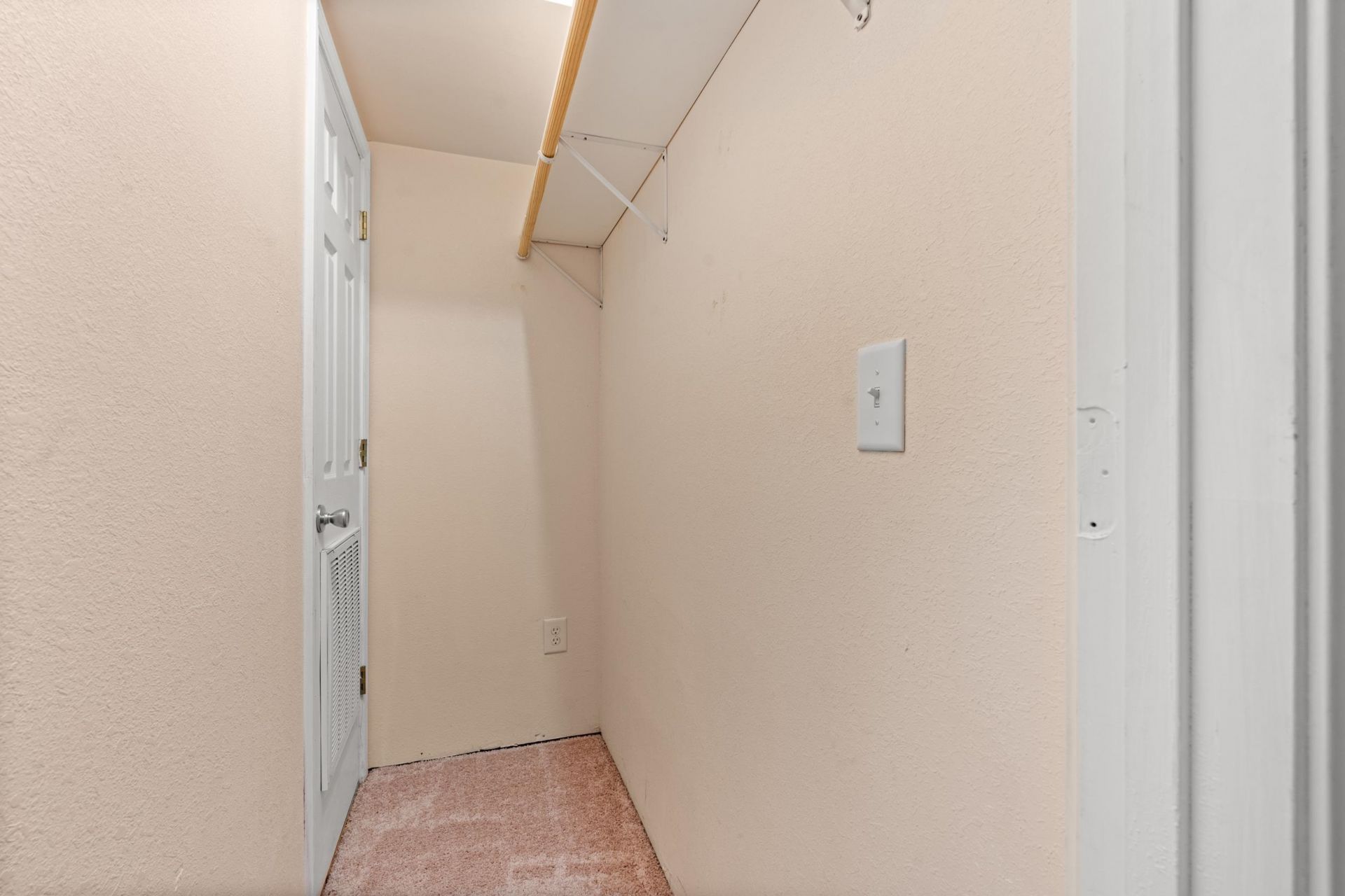 1015 Hagley Dr. Photo 35