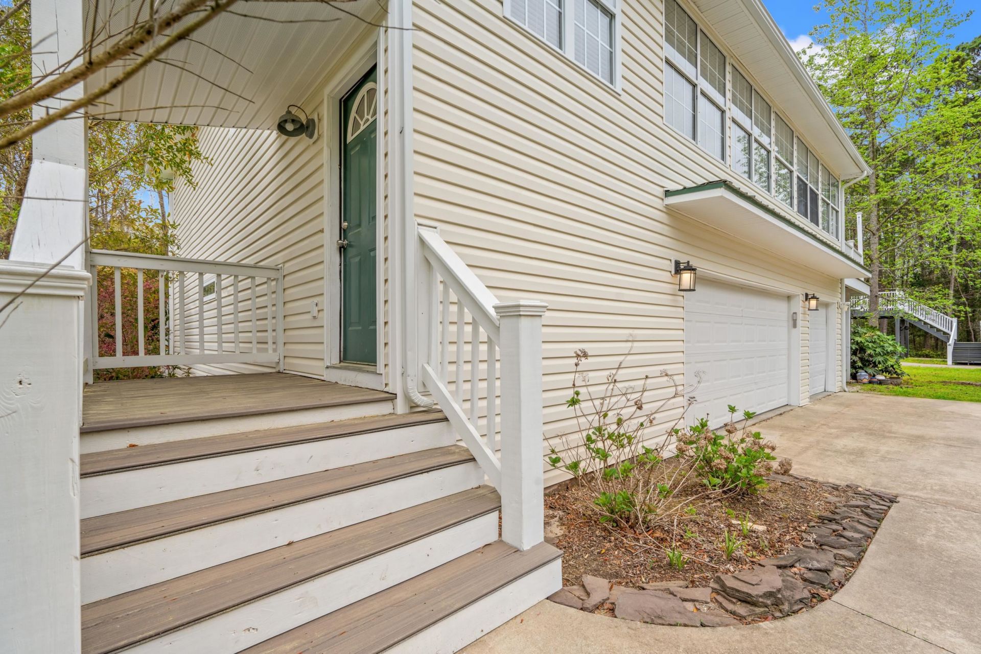 1015 Hagley Dr. Photo 6