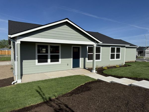 639 NE Arnold Street, Unit 173, Madras, OR 97741